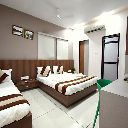Hotel Embassy Kalol Zewnętrze zdjęcie