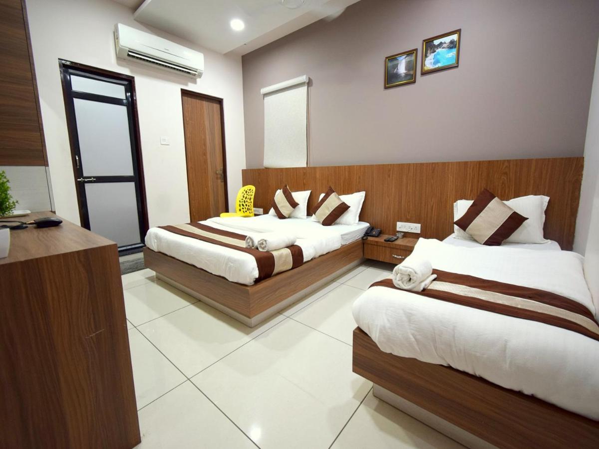 Hotel Embassy Kalol Zewnętrze zdjęcie