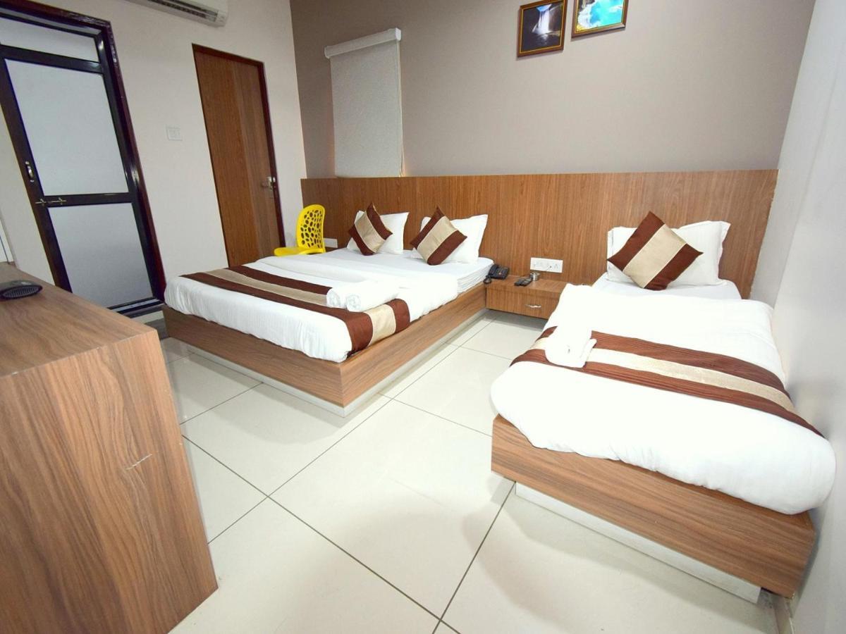 Hotel Embassy Kalol Zewnętrze zdjęcie