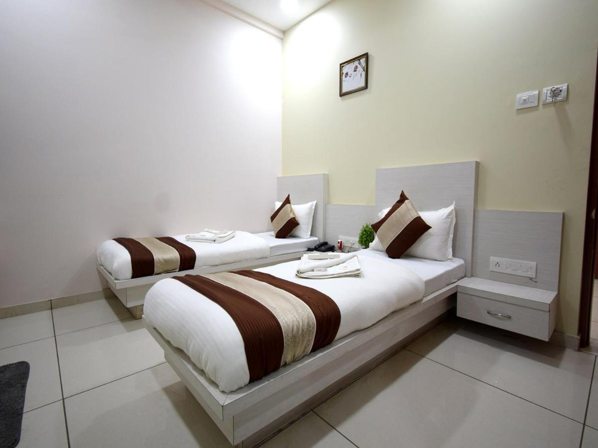 Hotel Embassy Kalol Zewnętrze zdjęcie