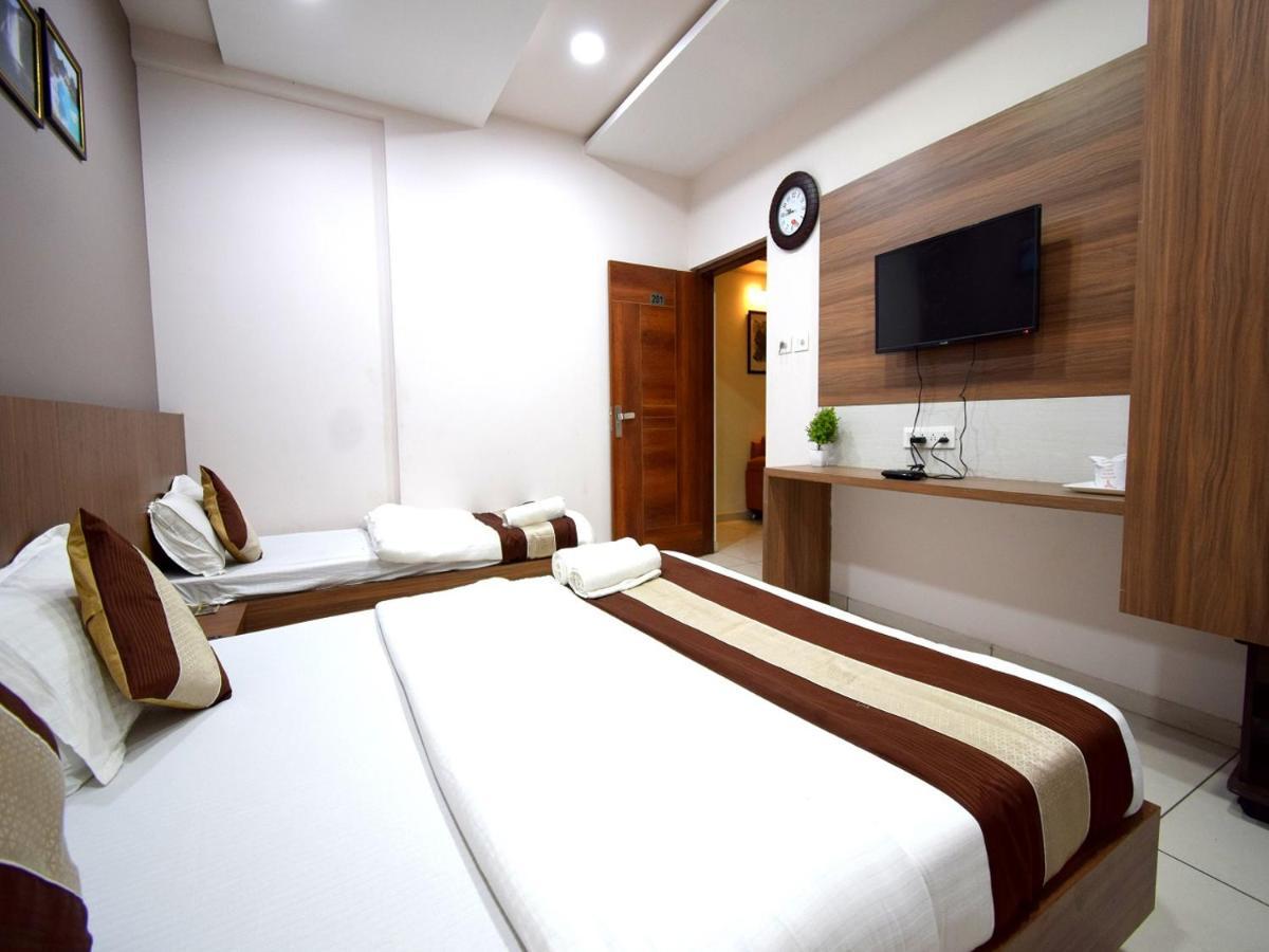Hotel Embassy Kalol Zewnętrze zdjęcie
