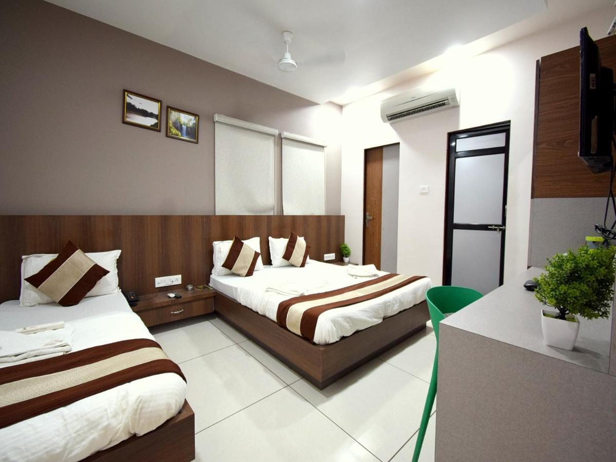 Hotel Embassy Kalol Zewnętrze zdjęcie
