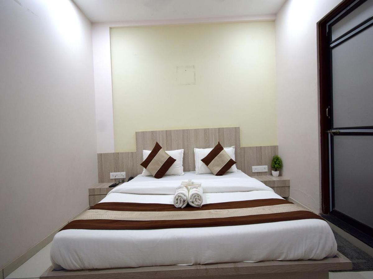 Hotel Embassy Kalol Zewnętrze zdjęcie
