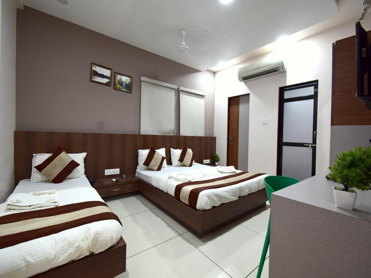 Hotel Embassy Kalol Zewnętrze zdjęcie