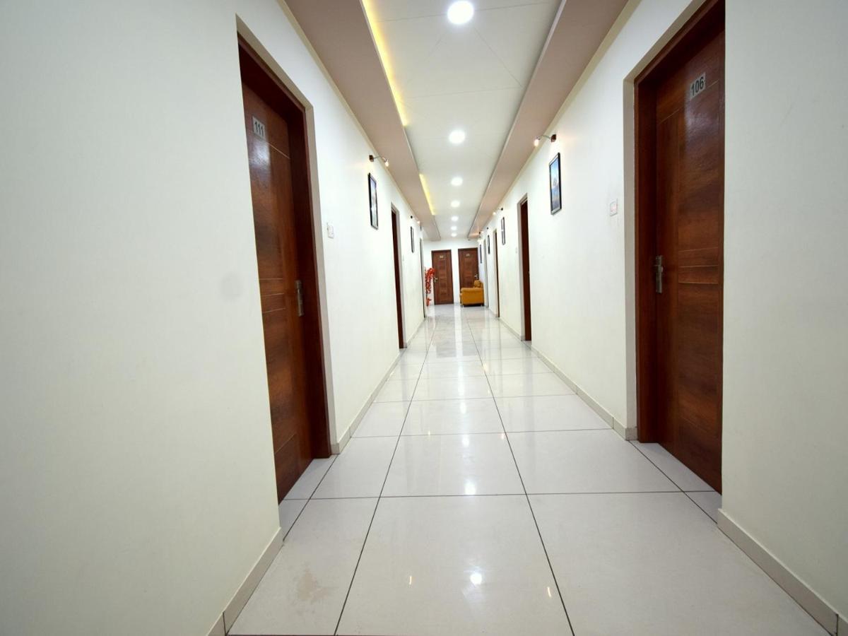 Hotel Embassy Kalol Zewnętrze zdjęcie