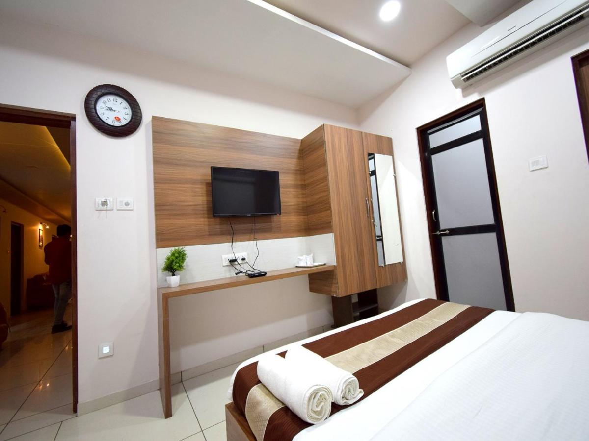 Hotel Embassy Kalol Zewnętrze zdjęcie