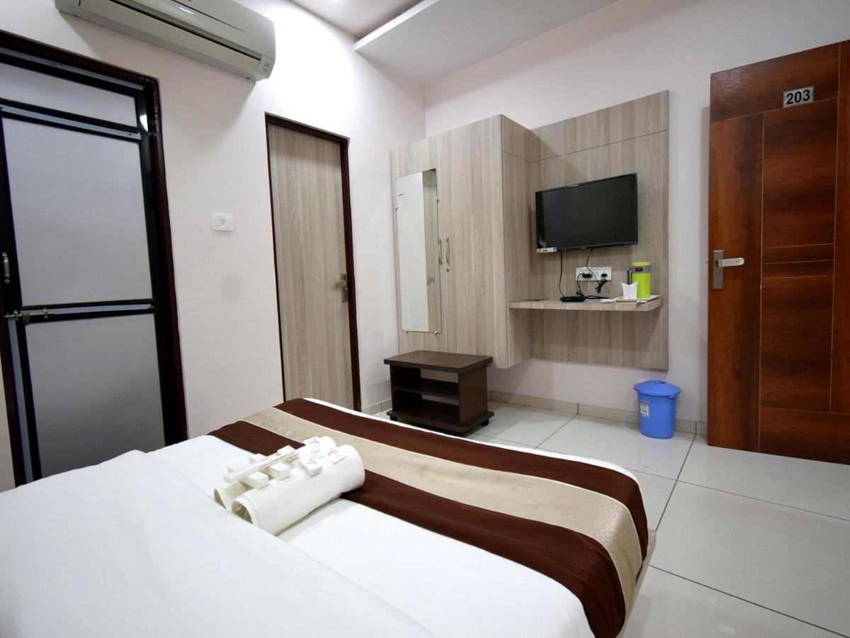 Hotel Embassy Kalol Zewnętrze zdjęcie